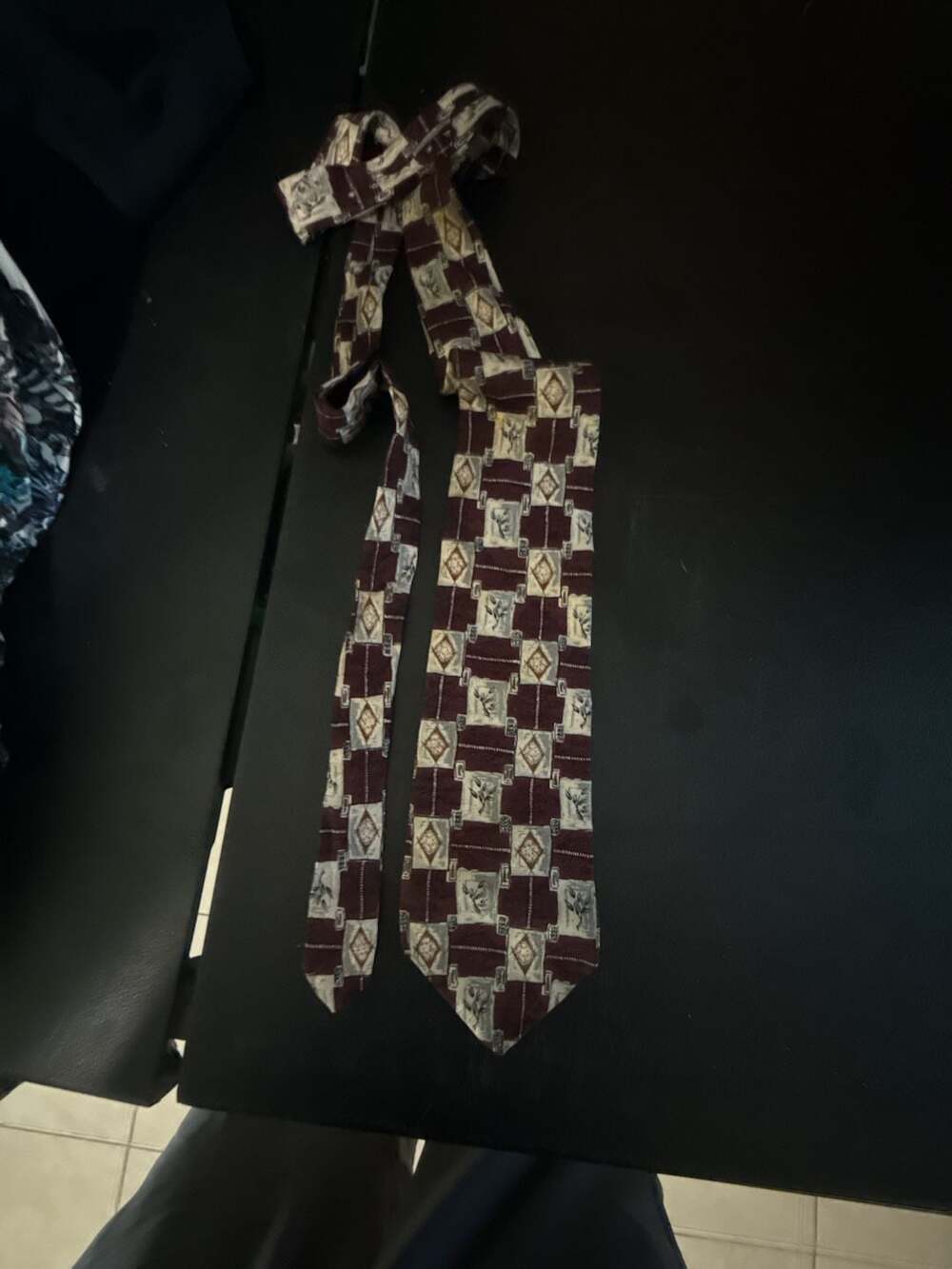 Cape Cod Neckwear 100% Silk Geometric Pattern Tie